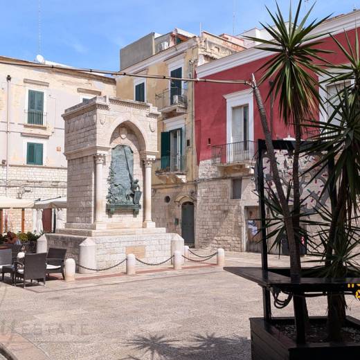 Площадь Пьяцца делла Сфида