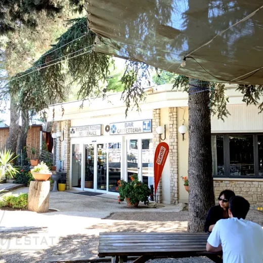 Стоянка и Шаттл к Замку Дель-Монте