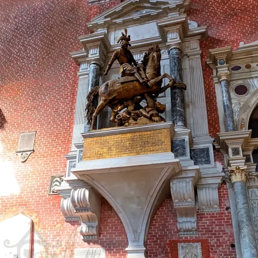 Конный памятник генералу Орацио Бальони