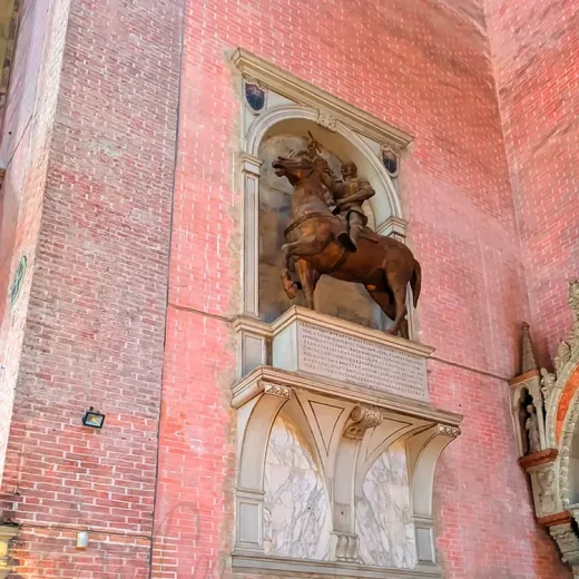 Левый трансепт Базилики Санти-Джованни-э-Паоло