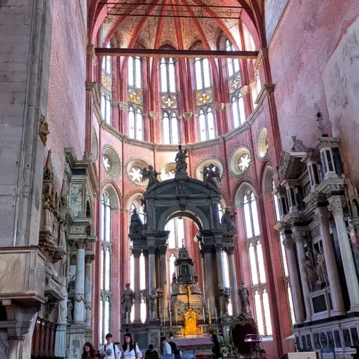 Пресвитерий Базилики Санти-Джованни-э-Паоло