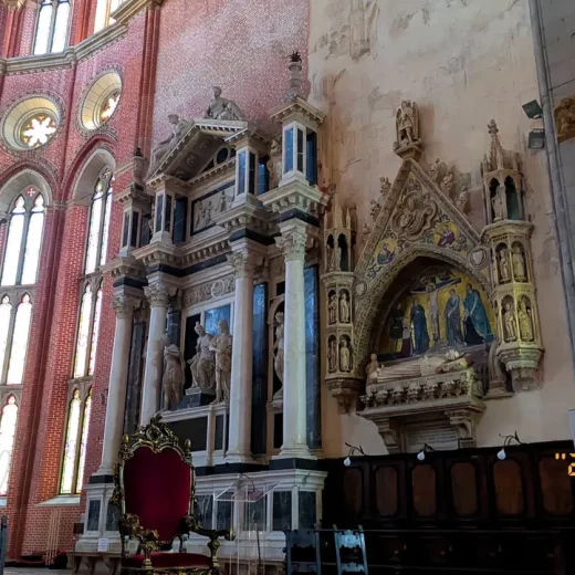 Надгробный памятник дожу Леонардо Лоредану