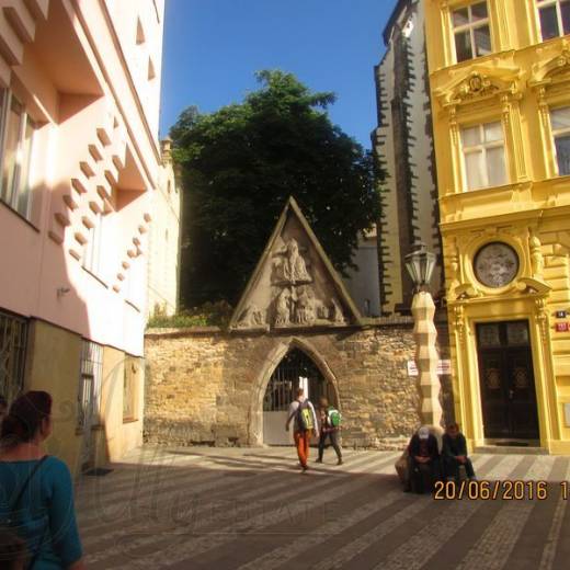 Костел Девы Марии Снежной в Праге