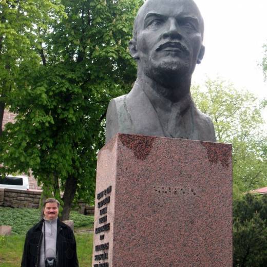 У памятника В.И. Ленину в Турку