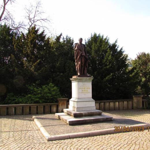 Памятник Готлибу Демиани