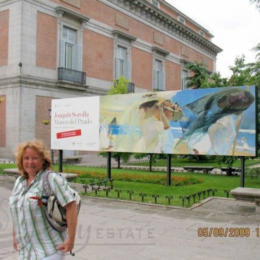 Мадрид 05.09.2009 часть 3: здание музея Прадо и памятники рядом