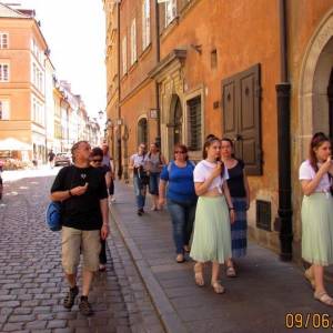 2019.06.09-2: Старый город Варшавы - улица Пивна и костел Святого Мартина