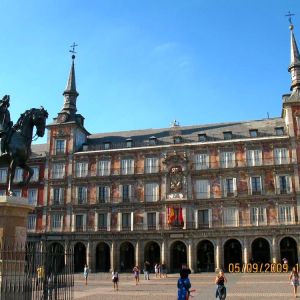 spain-madrid-plaza-mayor-500