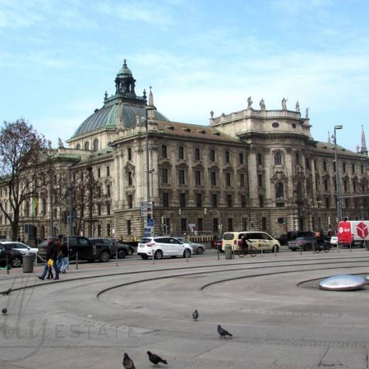 2023-03-03-1 : Мюнхен - прибытие и площадь Карлсплац