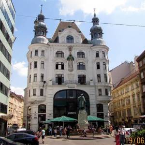 vienna-190619-100-lugek-hoer-markt